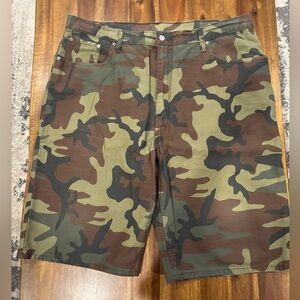 Levi’s Men's Green Camouflage Cargo Shorts
